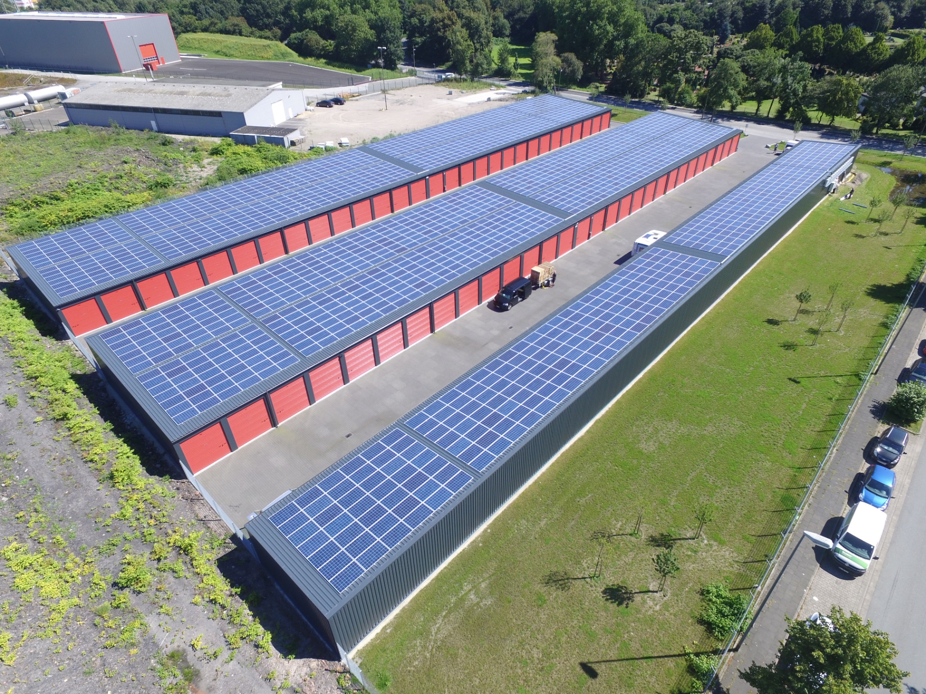 Luftaufnahme der PV-Anlage maxi-garagen in Essen